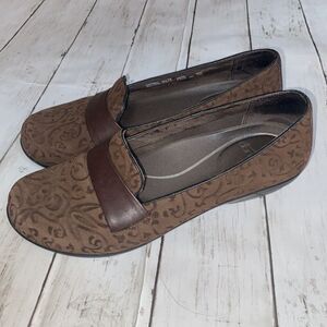 Dansko Oksana Women's Loafers Brown Leather Floral Embossed 38 US 8